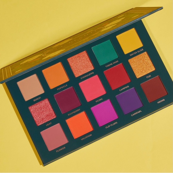 ACE BEAUTE NOSTALGIA EYESHADOW PALETTE - Picture 7 of 9